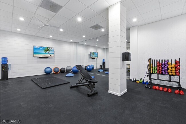 Building Photo - 3115 Gulf Shore Blvd N