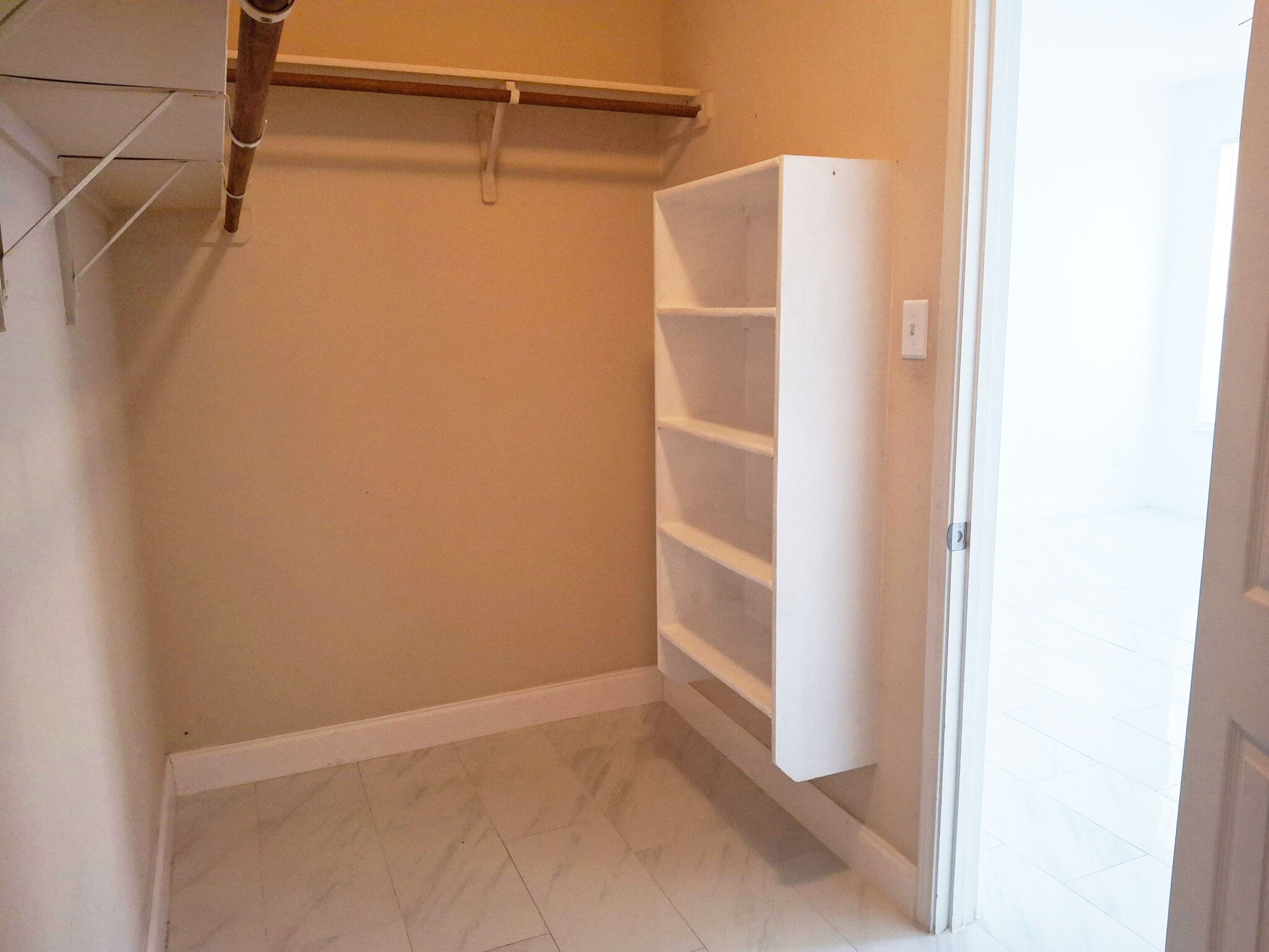 Building Photo - 556 Moonwalker Trl