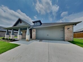 Building Photo - 2108 Gabriel Dr