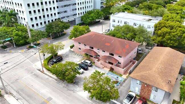 Building Photo - 1371 NW 3rd St