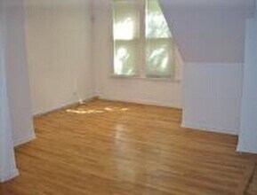 Building Photo - 2 bedroom in Chicago IL 60657