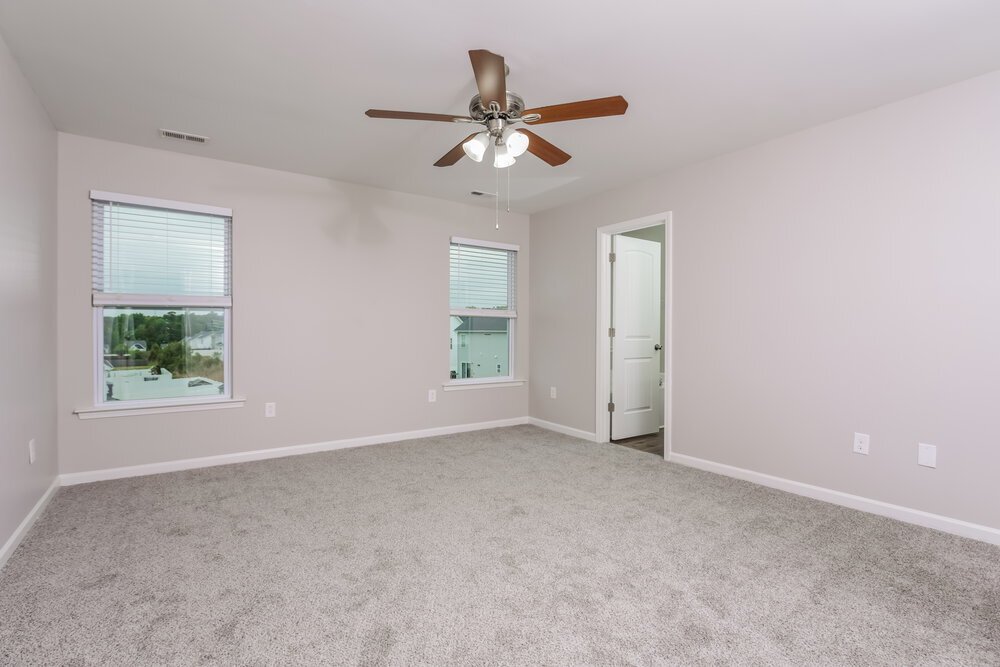 Building Photo - 934 Lakemont Dr