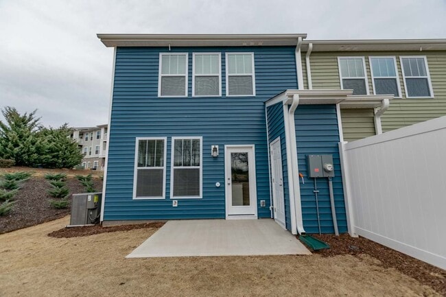 Building Photo - Monte Vista Townhomes