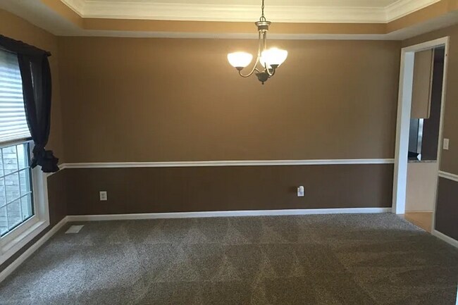 Building Photo - 4BR/3.5BA | Newly Renovated Single Family Home | Large Home is Desirable Pine Run!  Best of Mason
