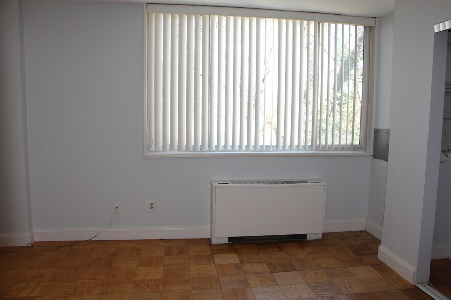 Building Photo - 1512 S Arlington Ridge Rd