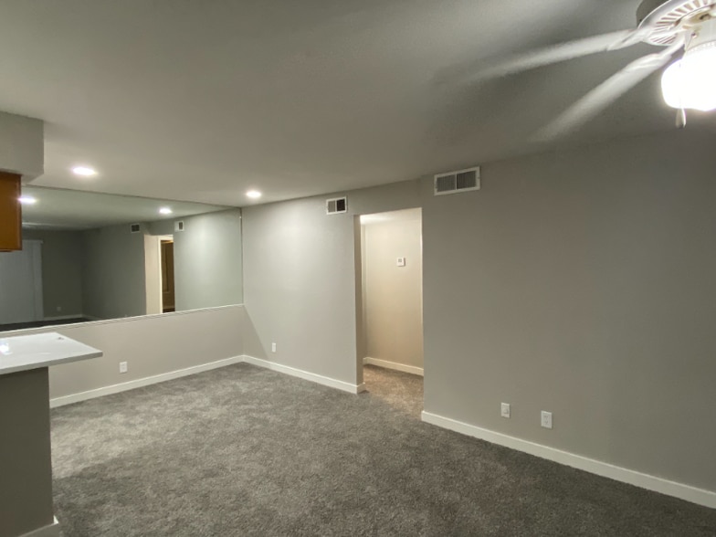 Building Photo - 9700 Leawood Blvd