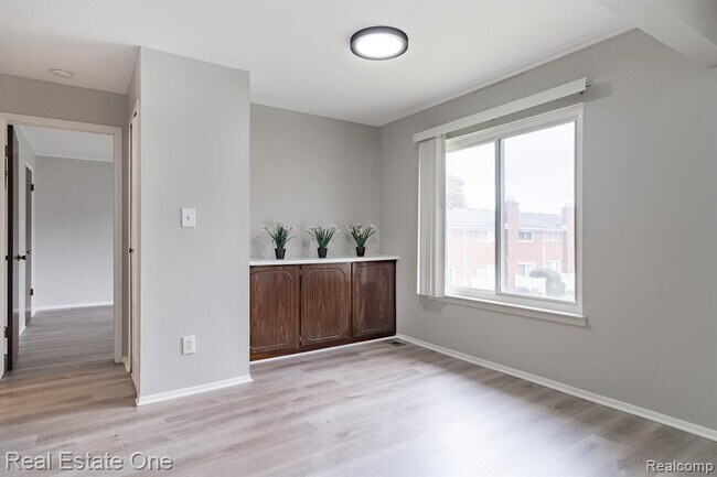 Building Photo - 37095 Nottingham Dr