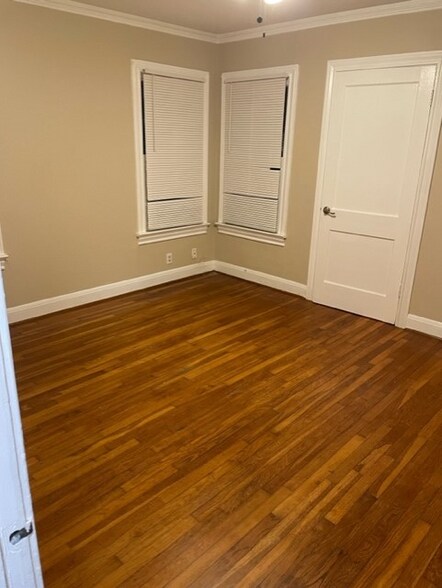 Building Photo - 320 Oleander Ave