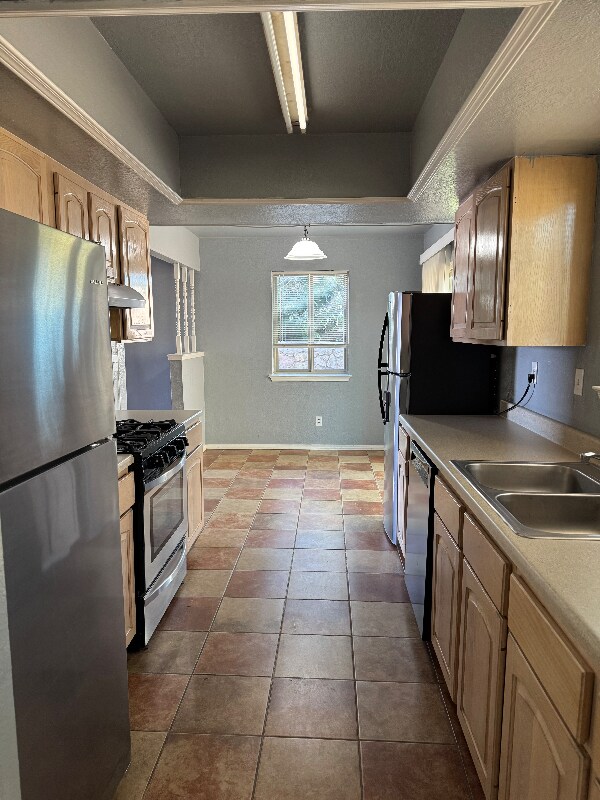 Building Photo - 11605 James Watt Dr