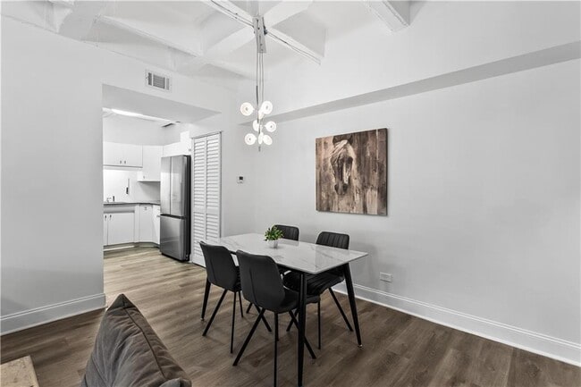 Building Photo - 3645 Peachtree Rd NE