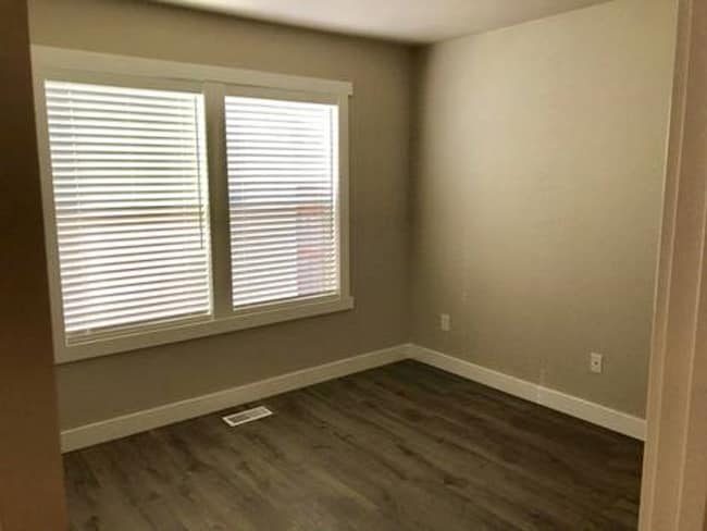 Building Photo - Beautifully remodeled DuPont 2 bedroom 2 bath house with A/C