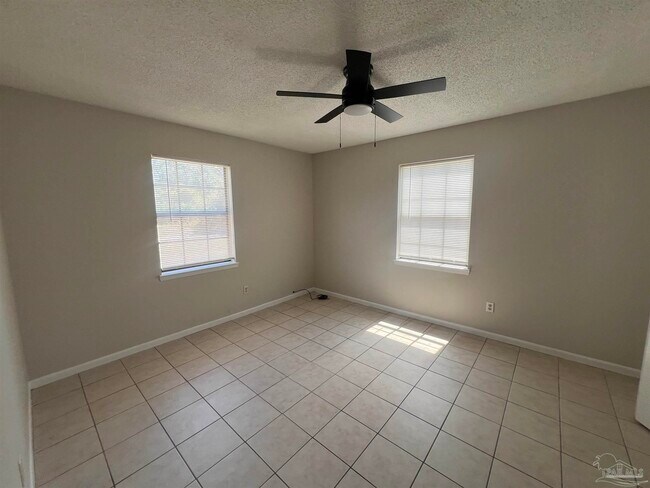 Building Photo - 13528 Canal Dr