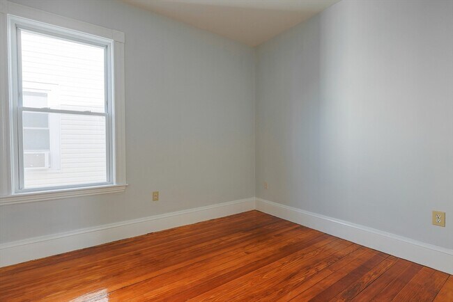 Building Photo - 7 Treadway Rd