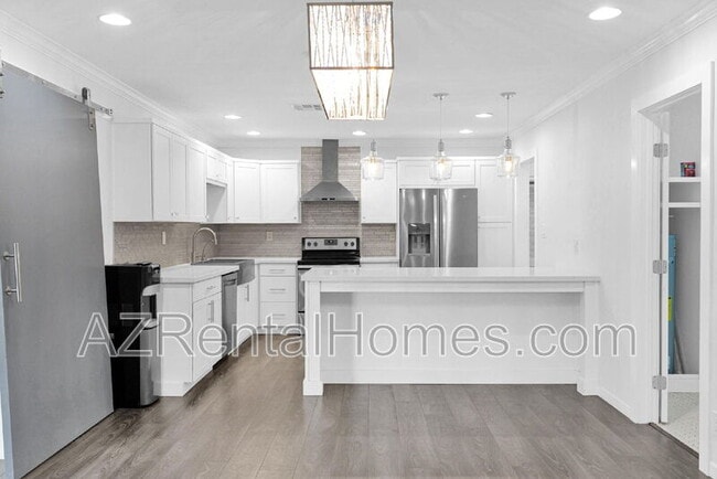 Building Photo - 621 W Plata Ave