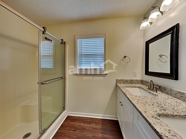 Building Photo - 5410 Bridgegate Dr