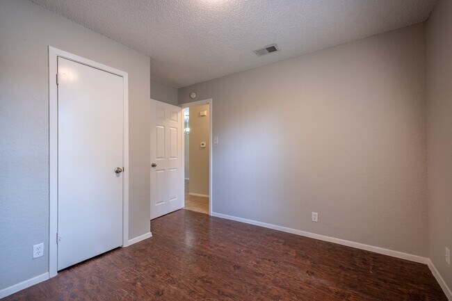 Building Photo - 12901 Chromite St