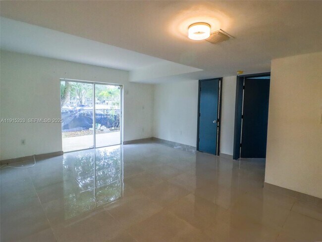 Building Photo - 14010 NE 3rd Ct