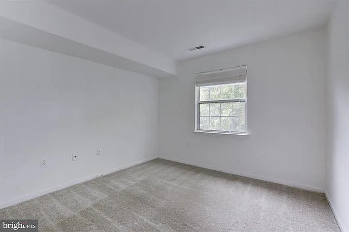 Building Photo - 8381 Montgomery Run Rd