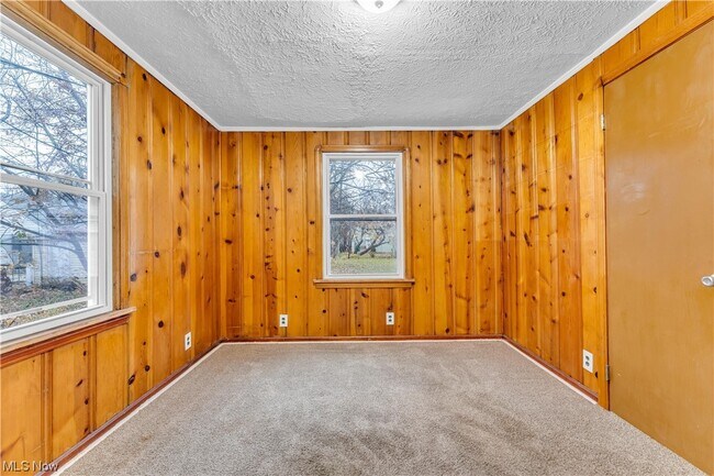 Building Photo - 5461 Clement Ave