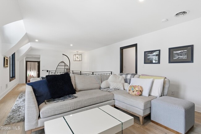 Building Photo - 15 Joshua Rd