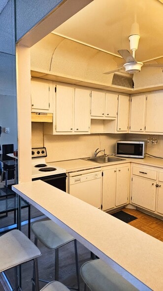 Building Photo - 16851 NE 23rd Ave