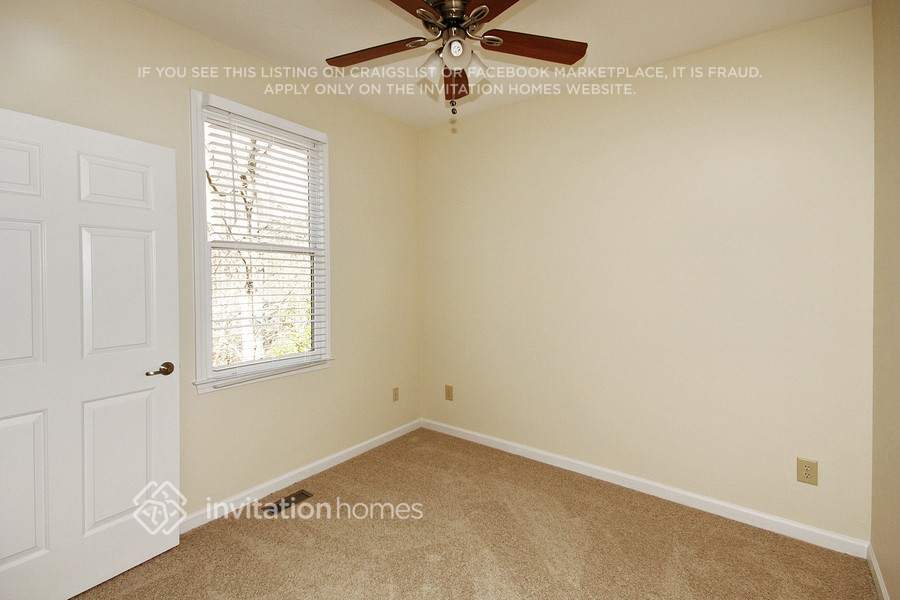 Building Photo - 503 Autumn Ridge Dr
