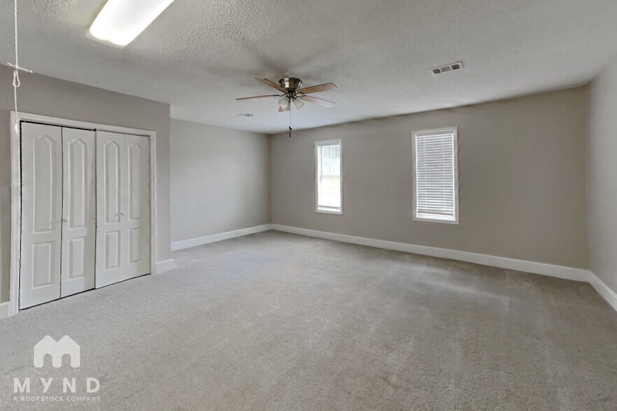 Building Photo - 3000 Tudor Dr