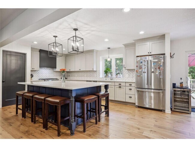 Building Photo - 18620 26th Ave N