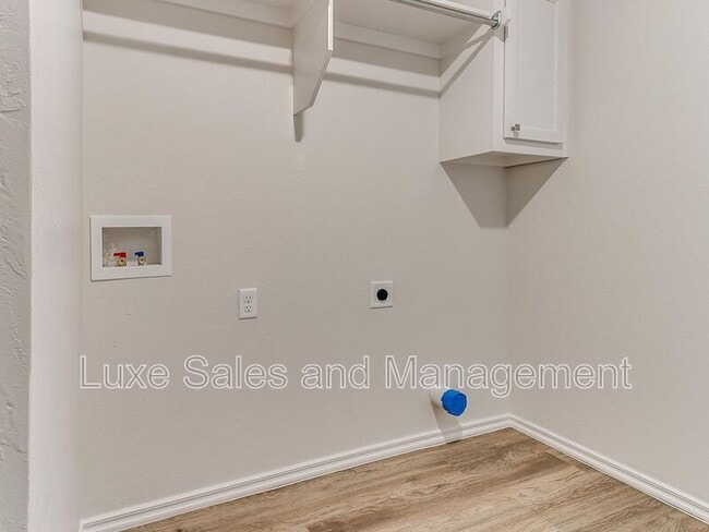 Building Photo - 3801 Franks Wy