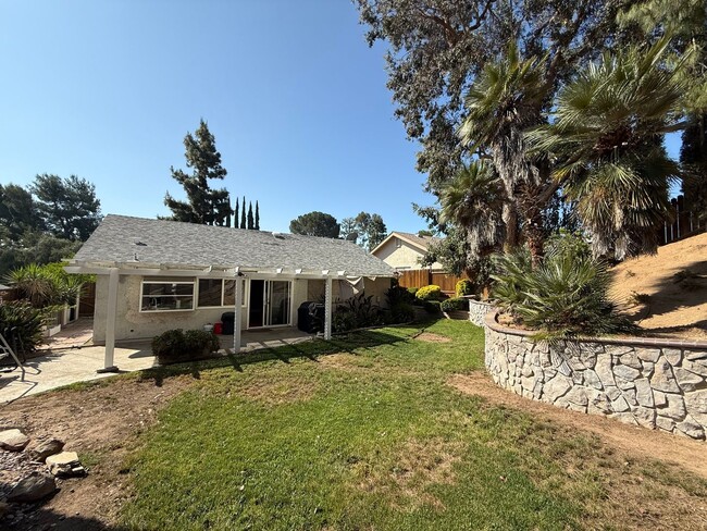 Building Photo - New Photos! Lovely One Level home in Valen...