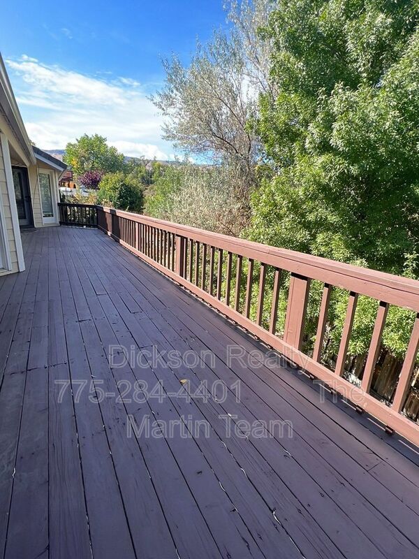 Building Photo - 3245 Marthiam Ave