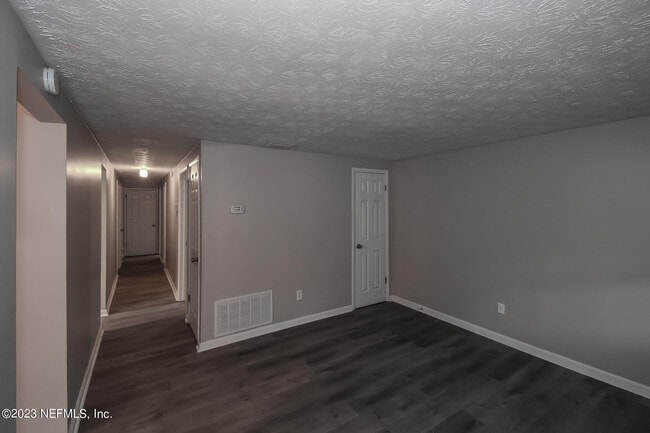 Building Photo - 5316 Arrowsmith Rd