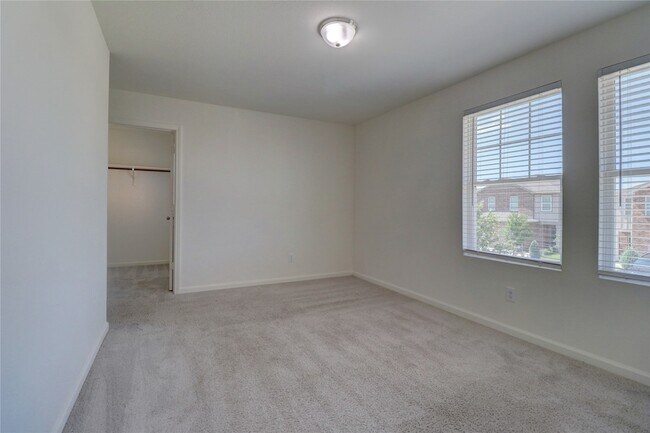 Building Photo - 613 Colgate Cir