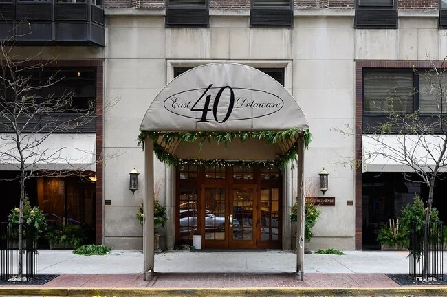 Building Photo - 40 E Delaware Pl