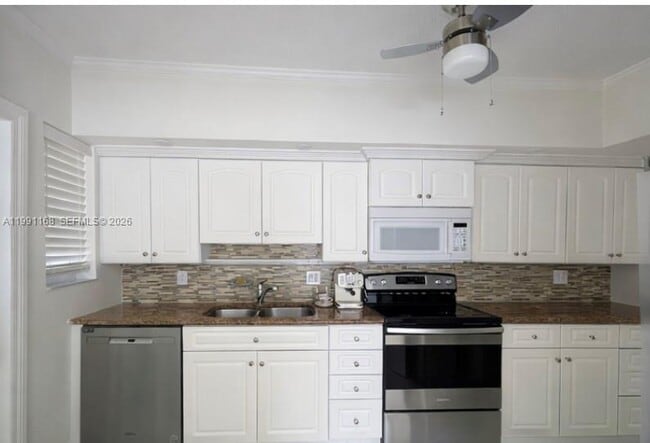 Building Photo - 462 Golden Isles Dr