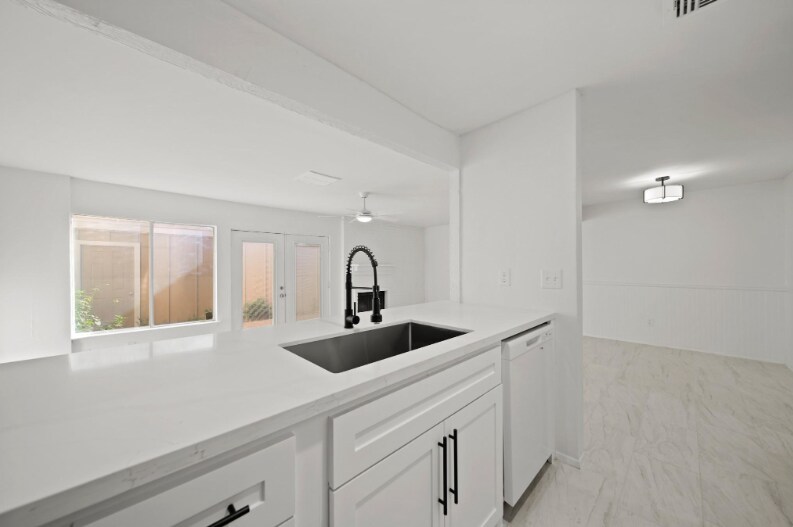 Building Photo - 11650 Village Pl Dr