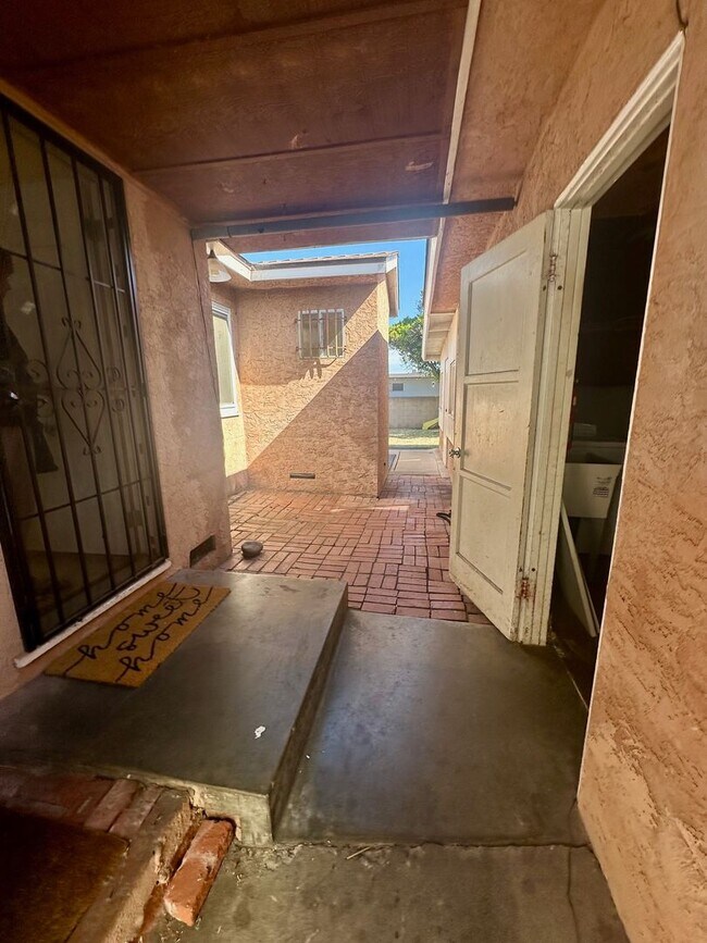 Building Photo - Large home in West Chula Vista