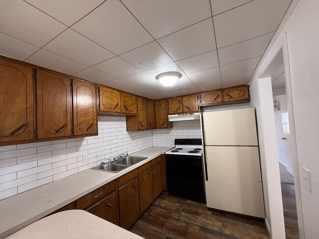 Building Photo - Newly Remolded 2 Bed 1 Bath