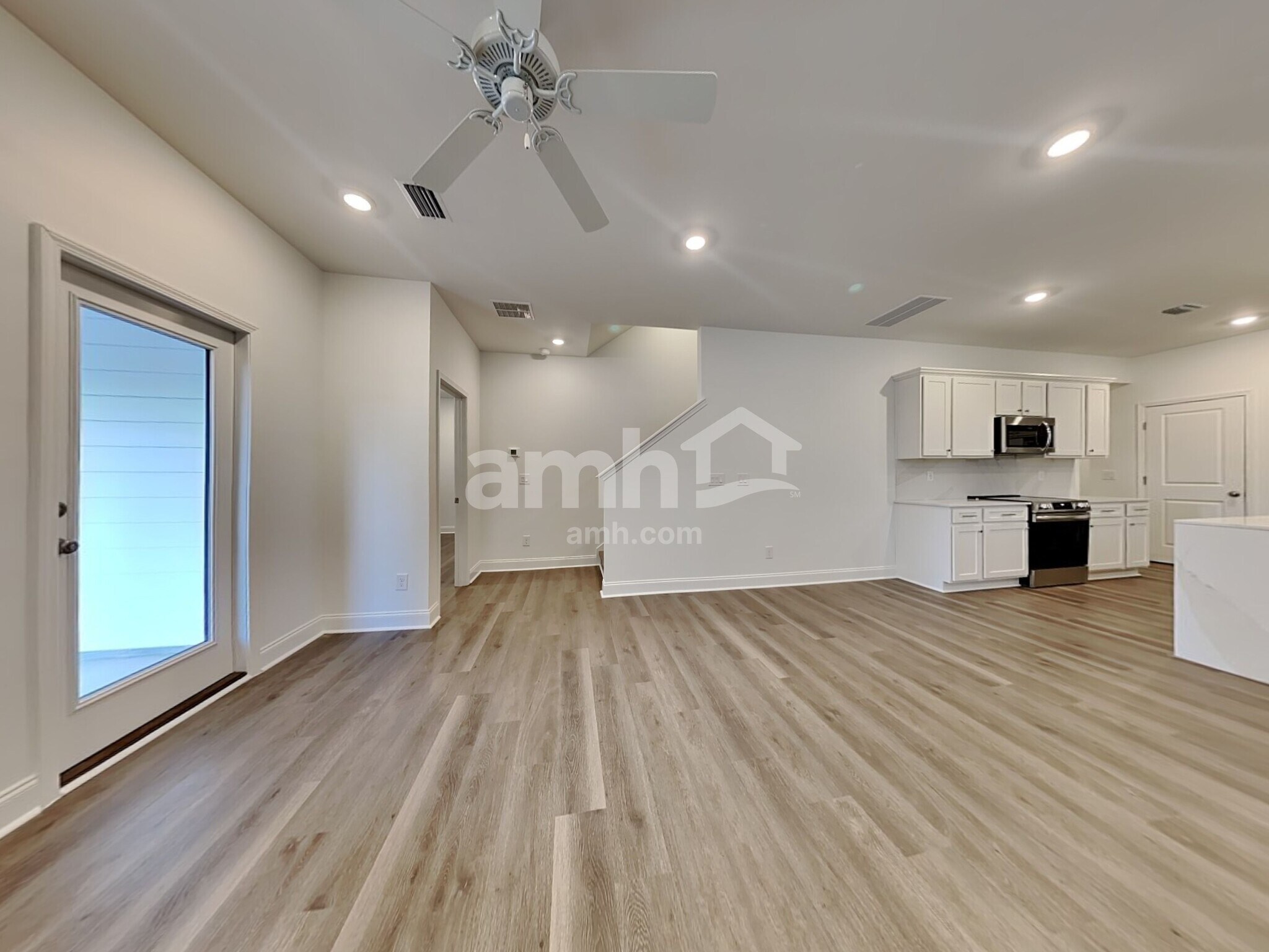 Building Photo - 106 Trevino Dr