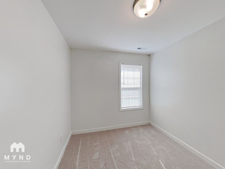 Building Photo - 329 Kimball St