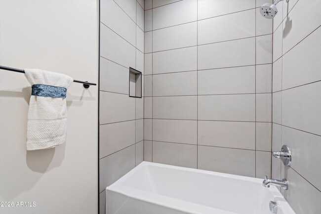 Building Photo - 1642 E Monte Vista Rd