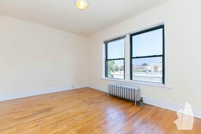 Building Photo - 2334 N Spaulding Ave