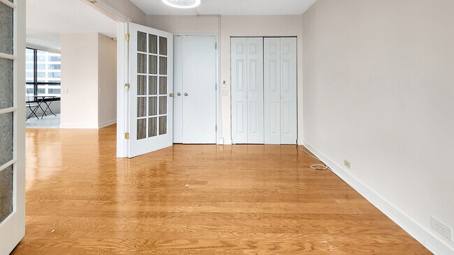 Building Photo - 405 N Wabash Ave