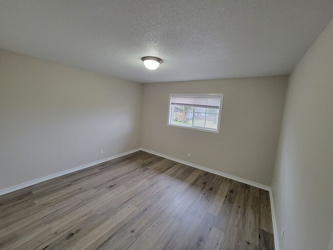 Building Photo - Newly Renovated 2B/1B Apartment Available in Lake Charles