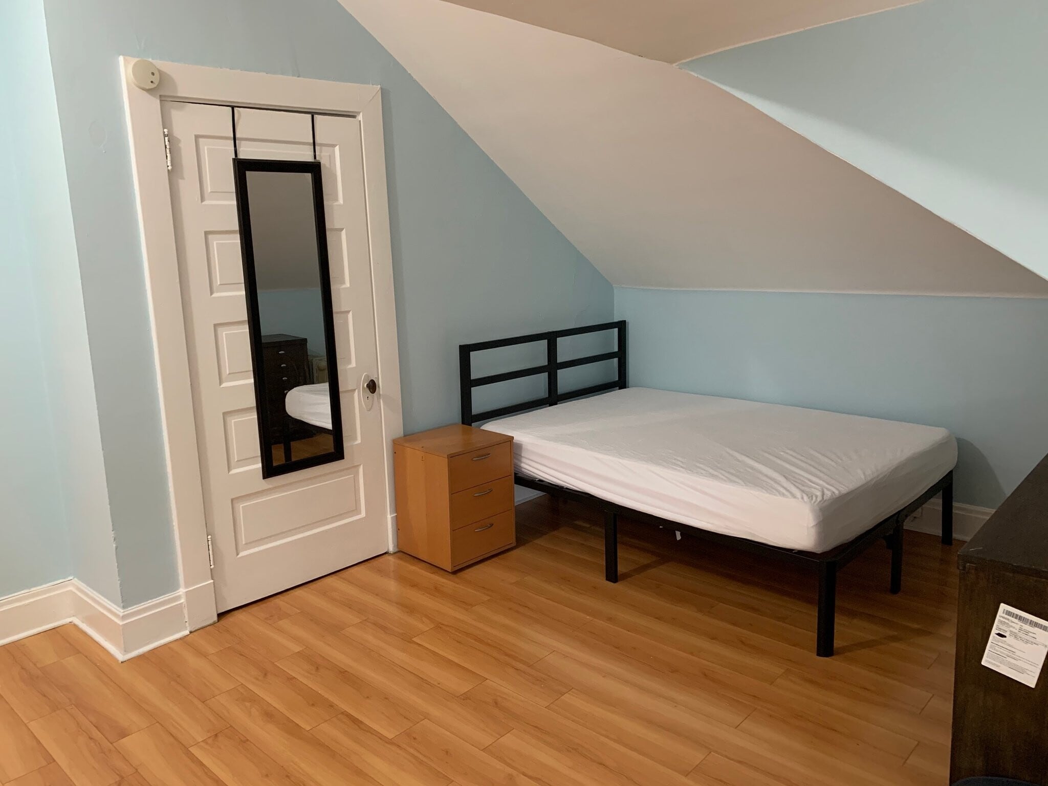 Building Photo - 746 Broughton St