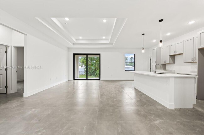 Building Photo - 3705-3737 37th St SW