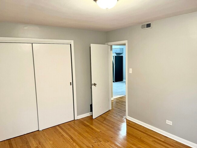 Building Photo - 9212 S Kedzie Ave