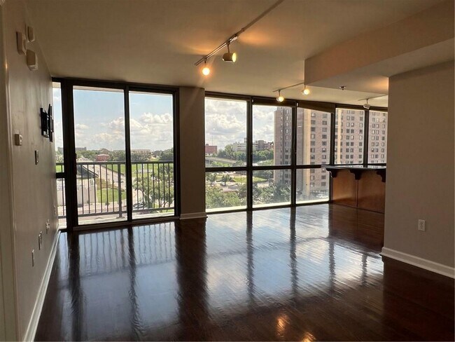 Building Photo - 600 Admiral Blvd