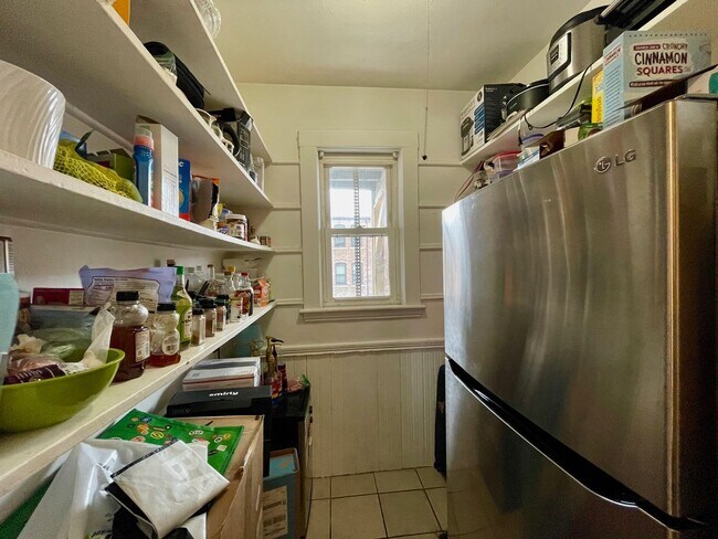 Building Photo - HOT ALLSTON LISTING!!!!