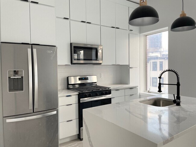 Primary Photo - 108 Chelsea St